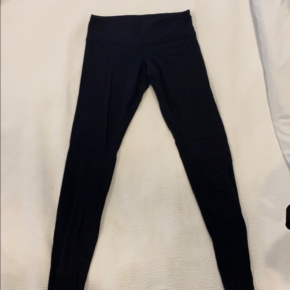 7/8 Lululemon wonder u see with lace detail